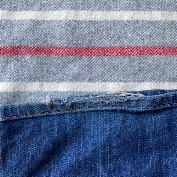 Joe’s Jeans Distressed Jeans - Picture 9 of 11